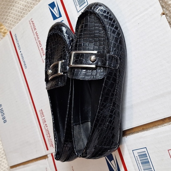 JACLYN SMITH SIZE 7 SLIP ON FLATS - Picture 2 of 7